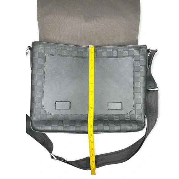 Louis vuitton  Damier Infini District MM crossbody - Picture 10 of 15